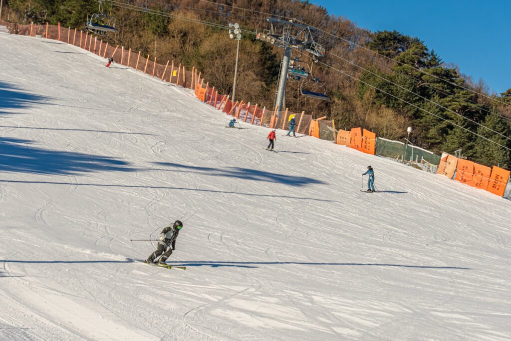 Muju winter travel destination Deogyusan mountain snow scenery